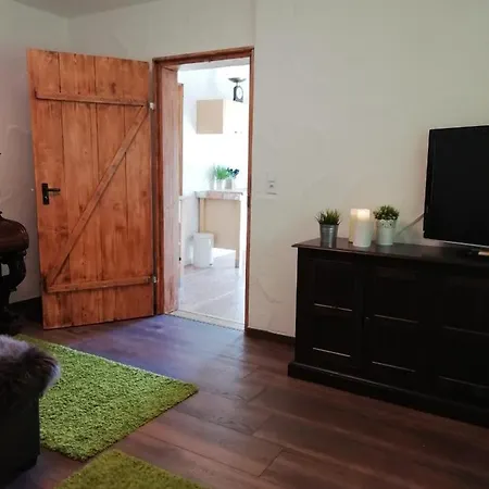 Konukevi Gastehaus Krutsch *