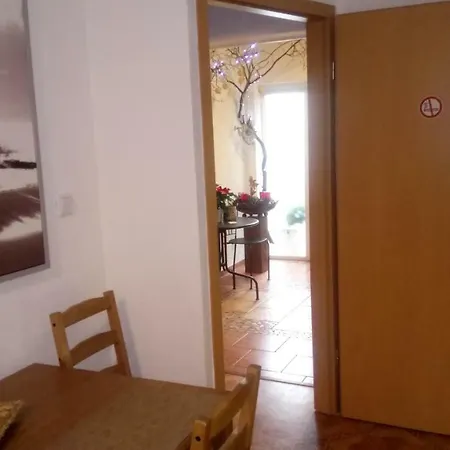 Konukevi Gastehaus Krutsch *