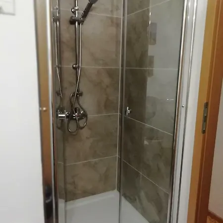 Konukevi Gastehaus Krutsch *